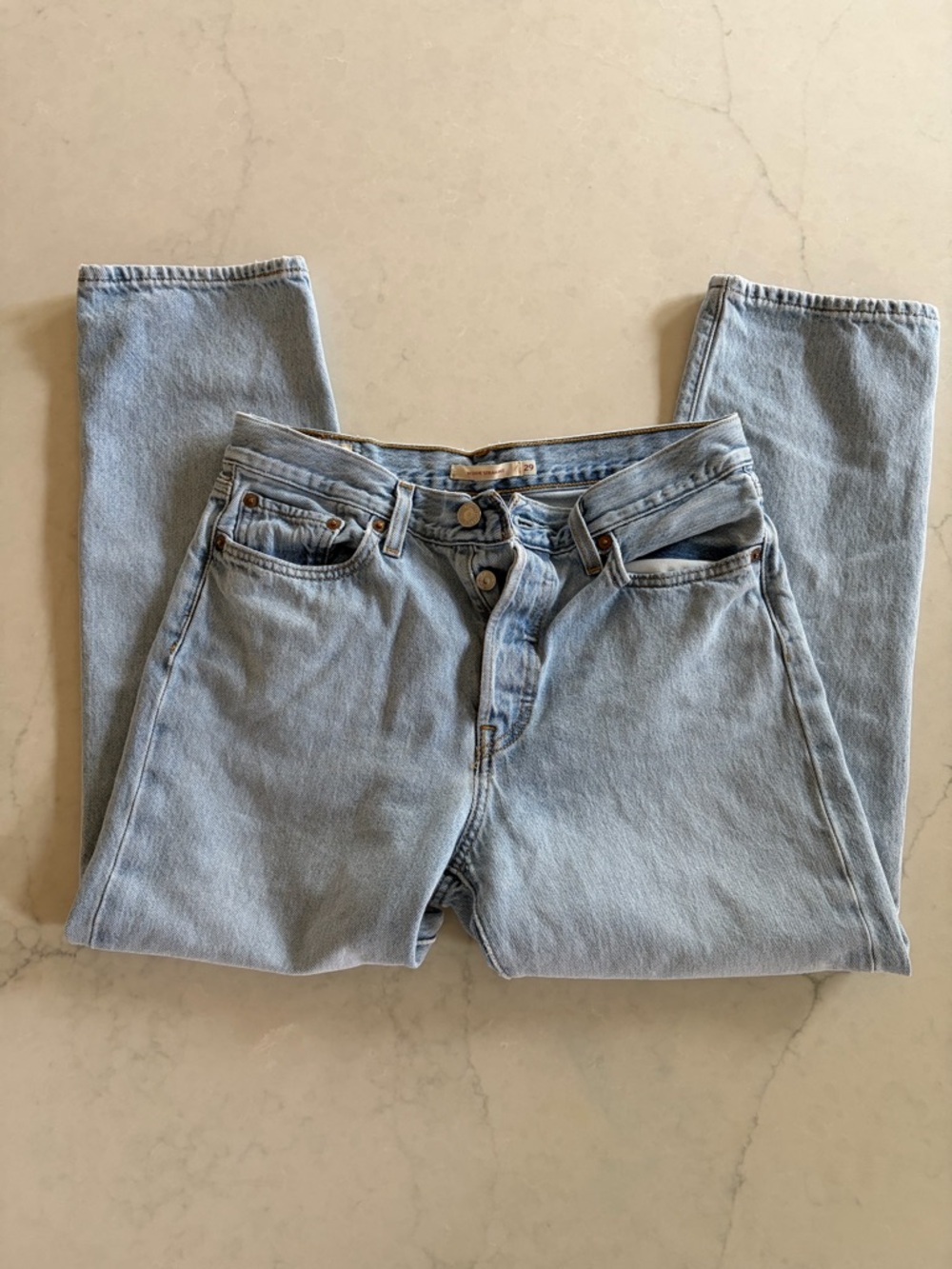 Levi’s Wedgie Straight Jeans Light Wash Button Fly W29 L26 Petite - Picture 2 of 11